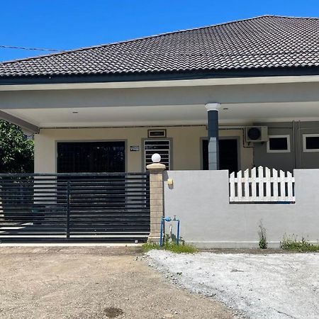 Nikmat Homestay Riyadh Kampong Tuan Mandak ภายนอก รูปภาพ