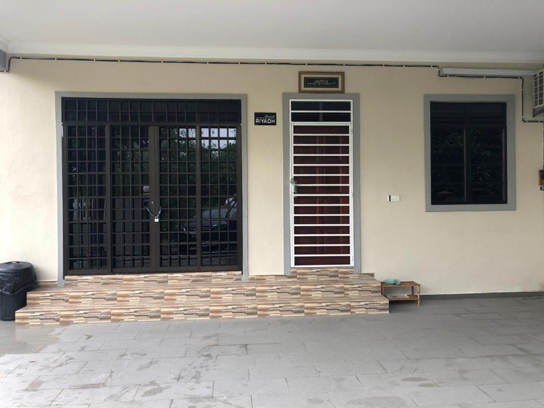 Nikmat Homestay Riyadh Kampong Tuan Mandak ภายนอก รูปภาพ
